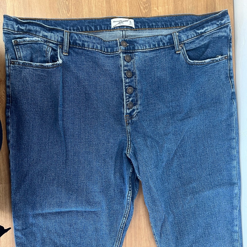 Abercrombie and Fitch, the Mom high-rise jeans